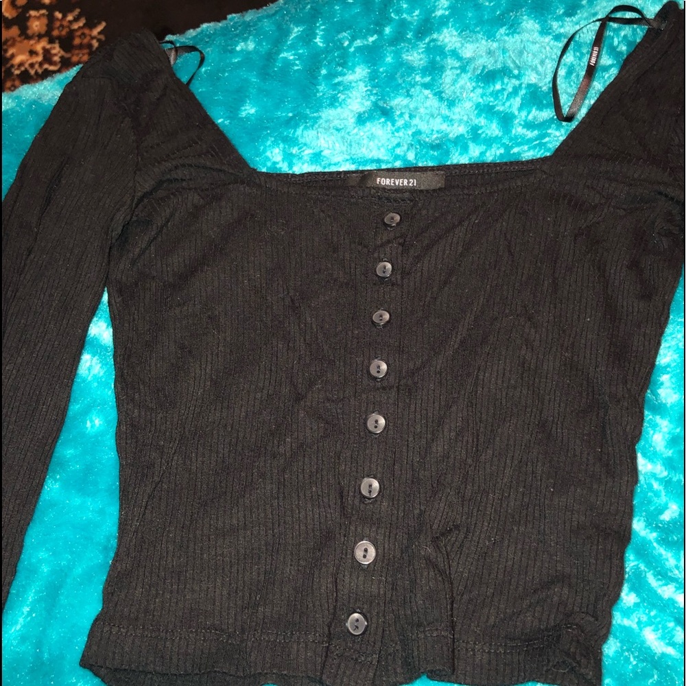 Black crop long sleeve
